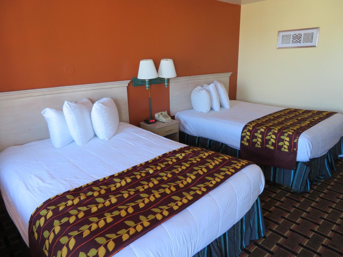 Royal Crest Motel 2*