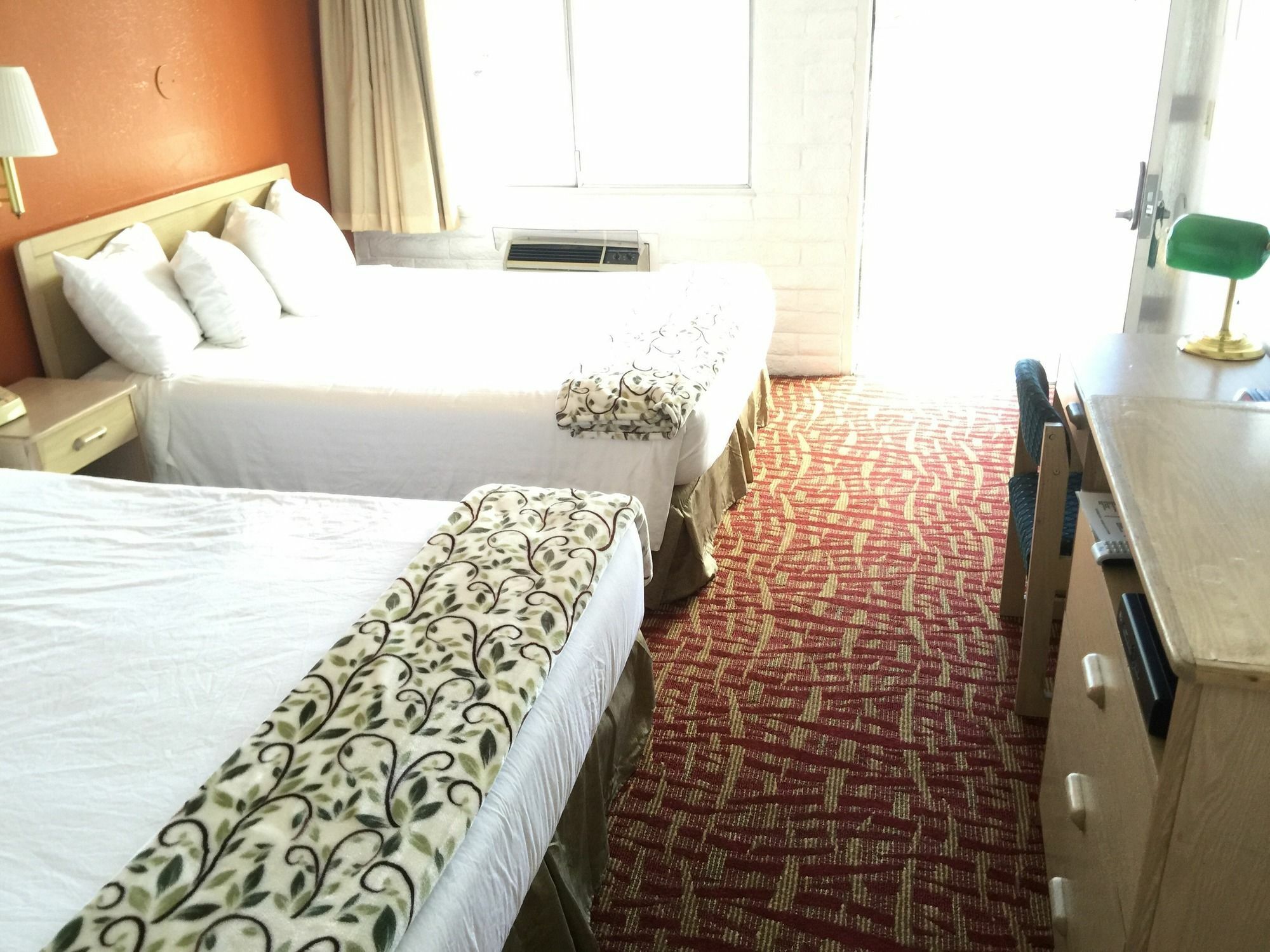 Royal Crest Motel